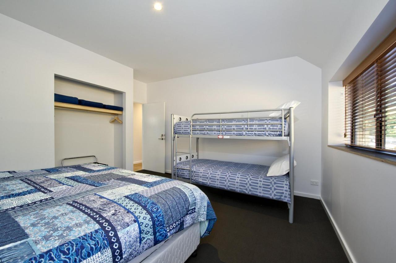 Margaret River Bungalow-1-street - stylish stay Exteriör bild
