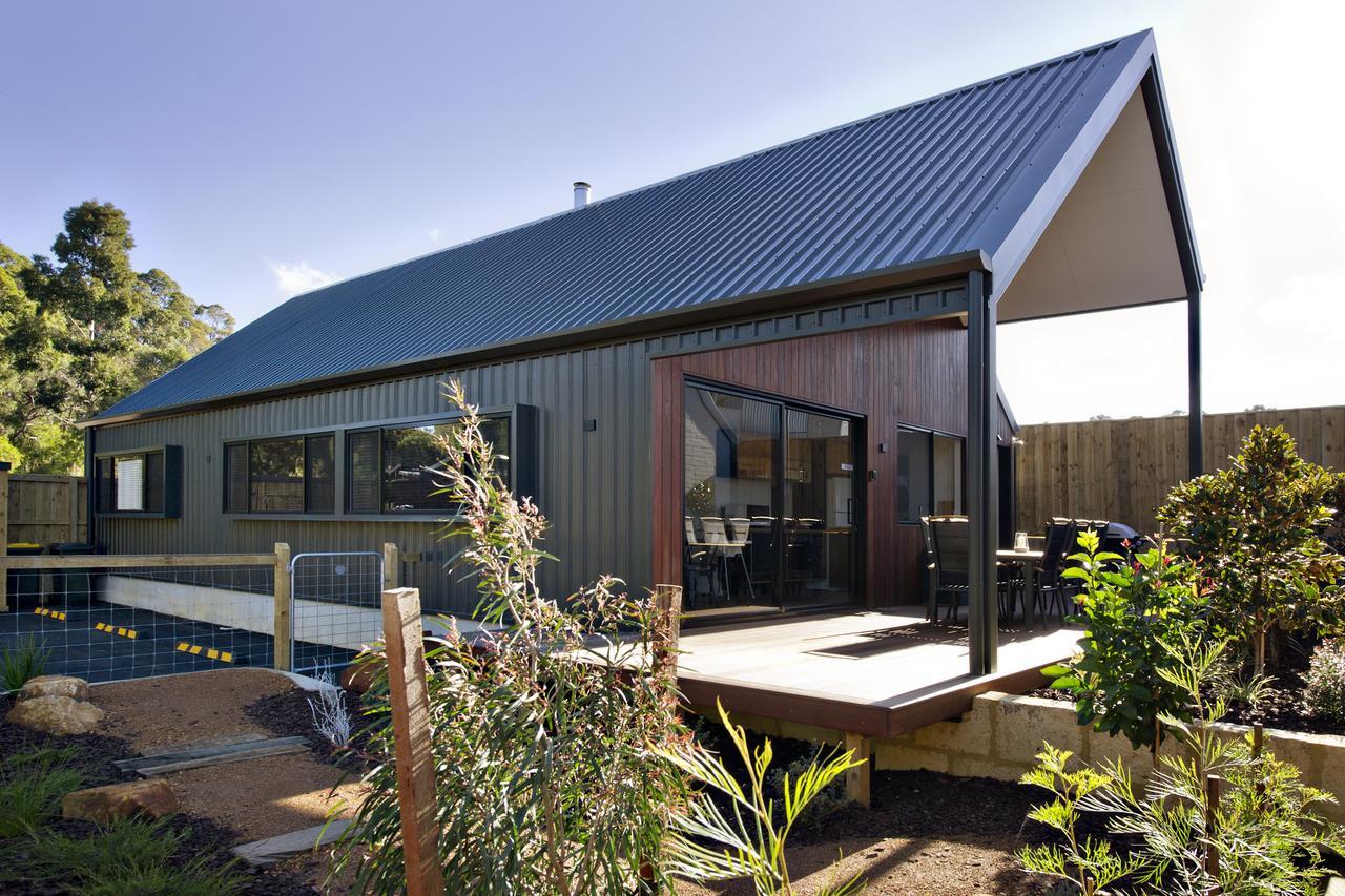Margaret River Bungalow-1-street - stylish stay Exteriör bild